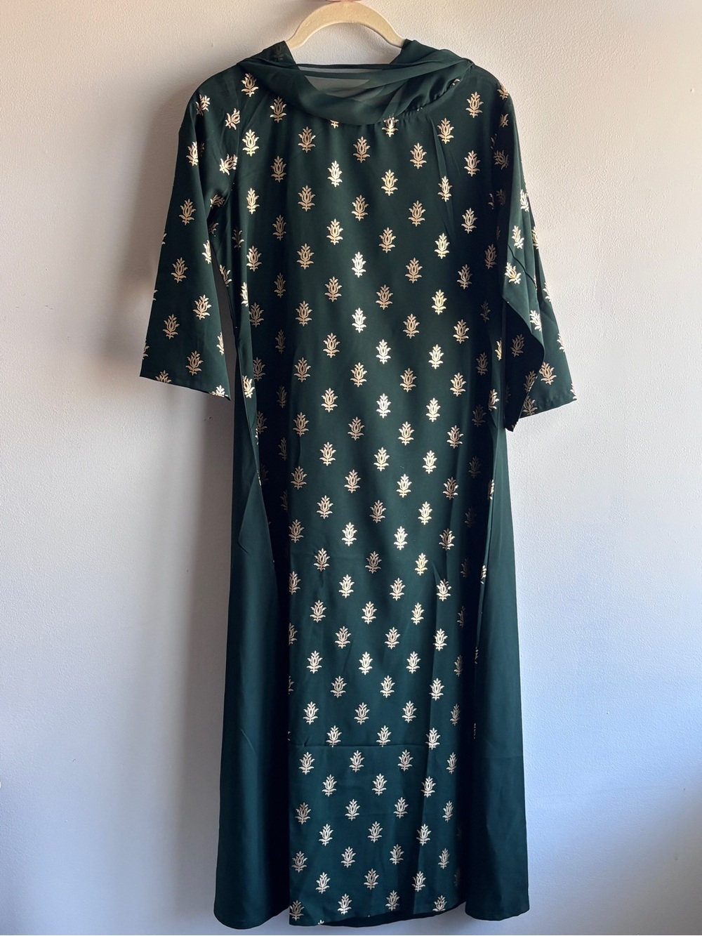 NWT Green Gold Foil Print Ethnic Kurta Dress w Attached Scarf Size S